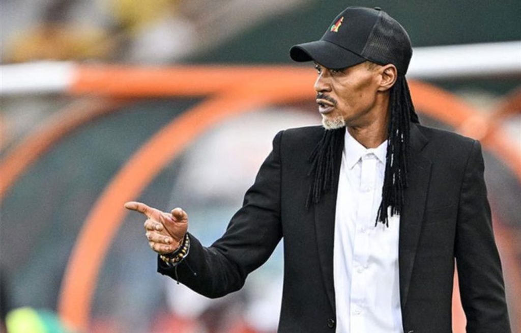 إيتو يعلن رحيل مدرب الكاميرون سونغ