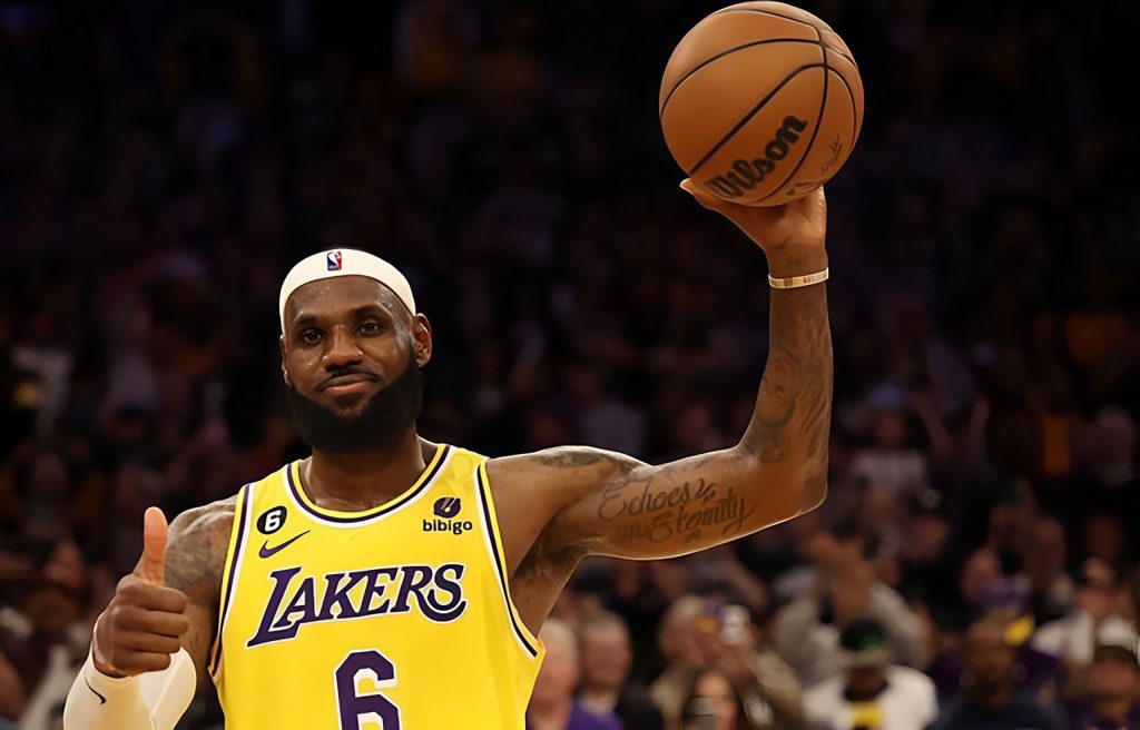 ليبرون جيمس يتفوق على ميسي ورونالدو ونيمار