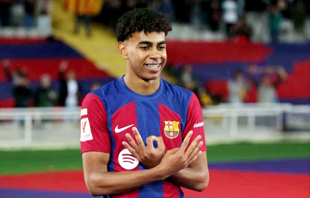 باري سان جيرمان حضر مبلغا فلكيا لضم يامال