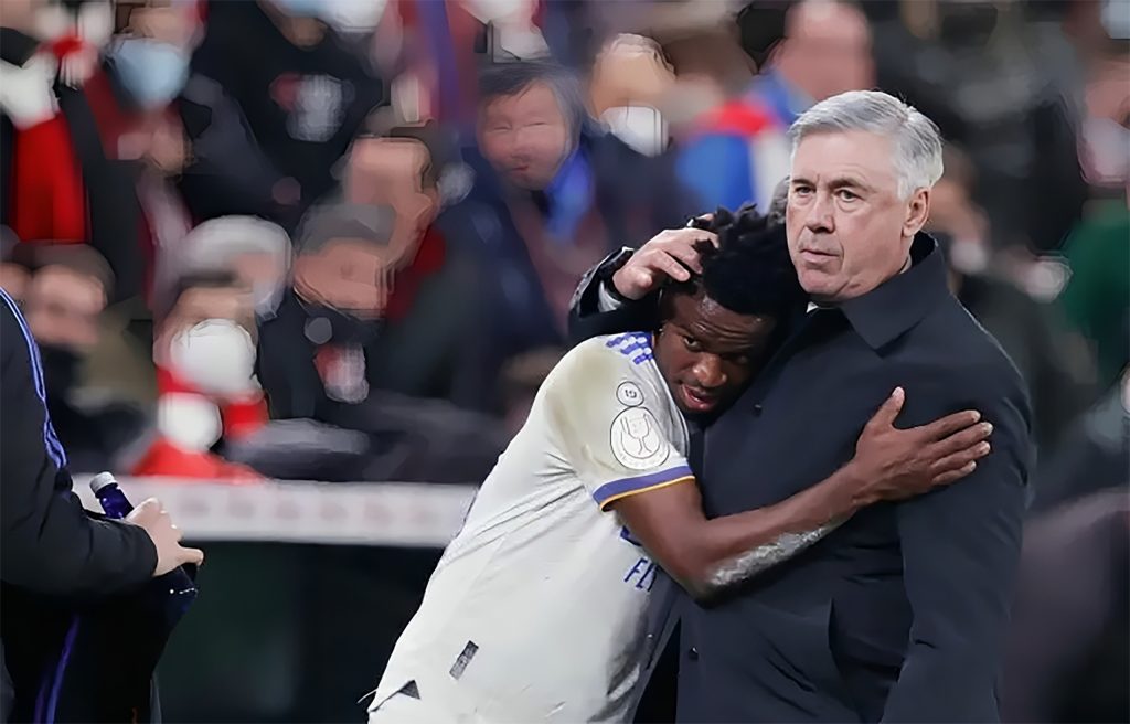 كارلو أنشيلوتي يدافع عن لاعبه فينيسيوس