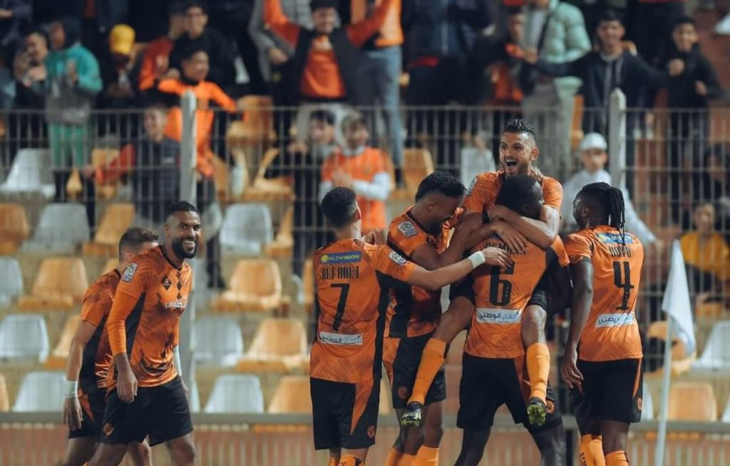 نهضة بركان وسطاد مالي في “سباق الصدارة” بعد تأهلهما للربع