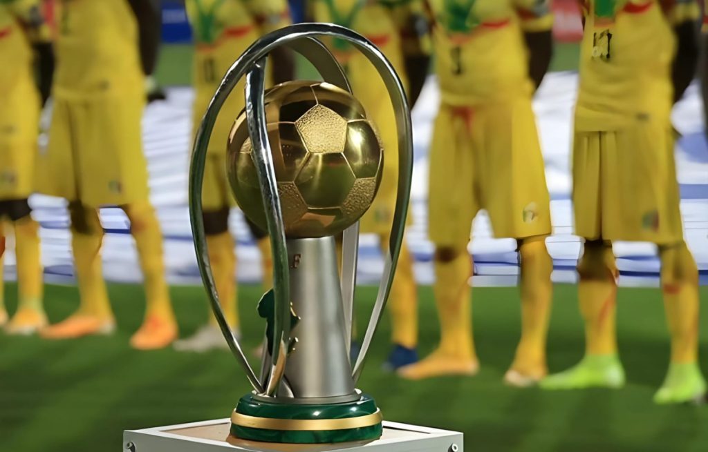 بطولة إفريقيا للاعبين المحليين في نهاية السنة بثلاث دول