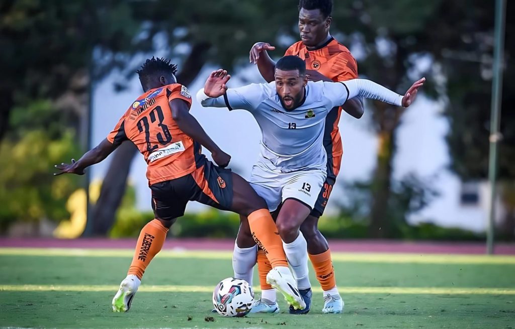 الجيش الملكي يستغل تعثر الوداد الرياضي