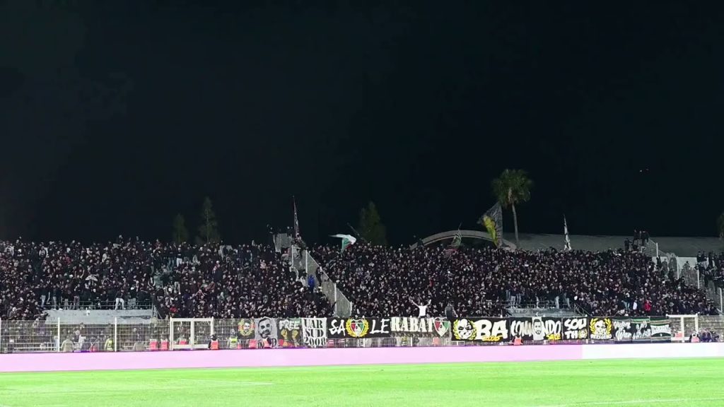 كابو جماهير الجيش الملكي بالملعب البلدي برشيد