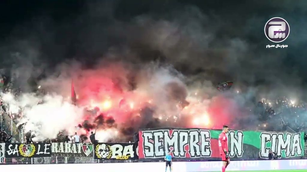 كراكاج عالمي من الجماهير العسكرية بمدرجات الملعب البلدي ببرشيد