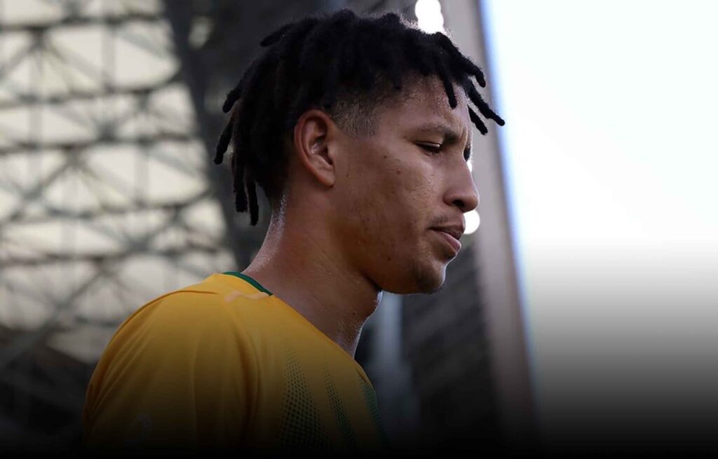 سطو مسلح ينهي حياة مدافع كايزر تشيفز الجنوب إفريقي