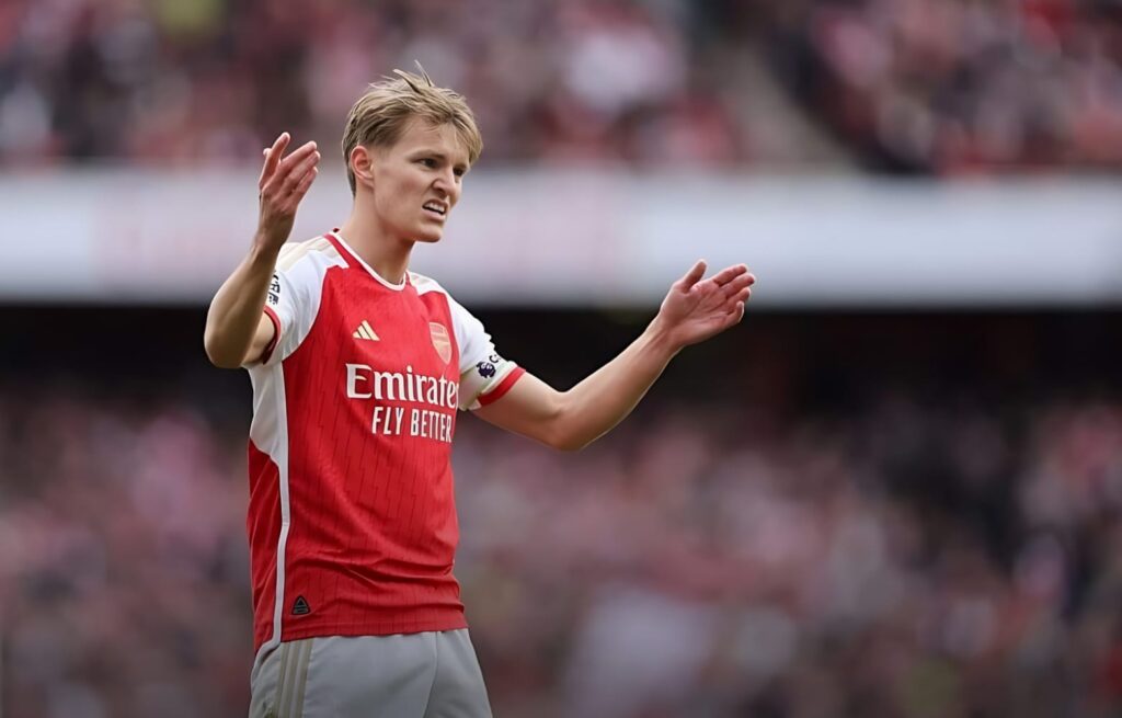 الدوري الإنجليزي.. أرسنال يرفض هدية ليفربول ويخسر أمام أستون فيلا