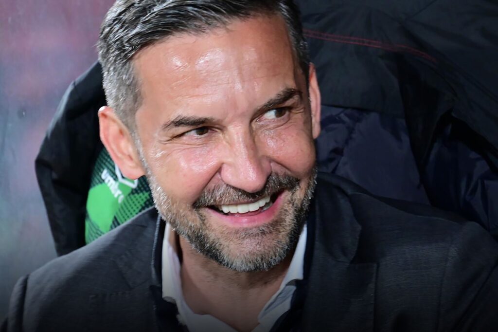 دومينغو وبوكرين يعودان إلى لائحة الرجاء في مواجهة الزمامرة