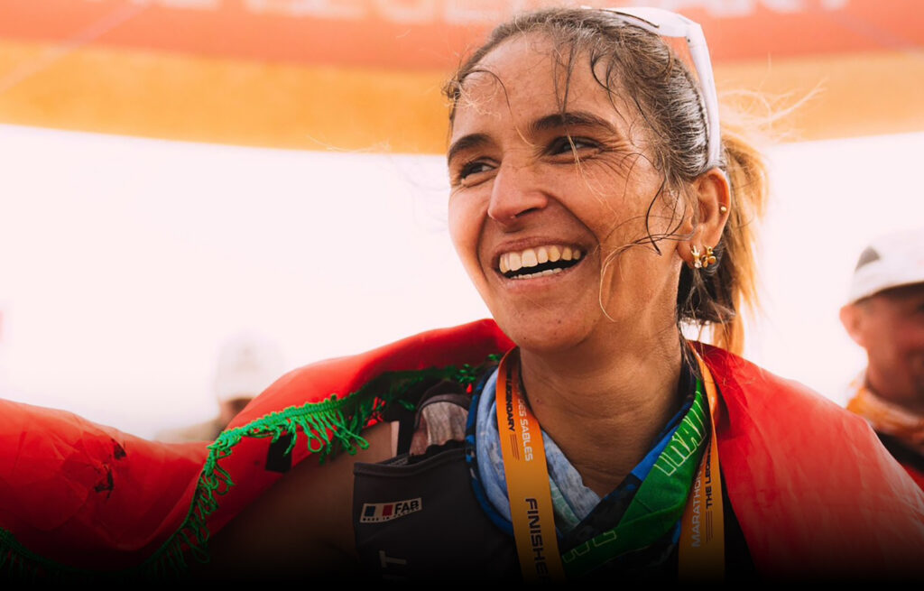 ماراطون الرمال.. عزيزة العمراني بطلة للدورة 38