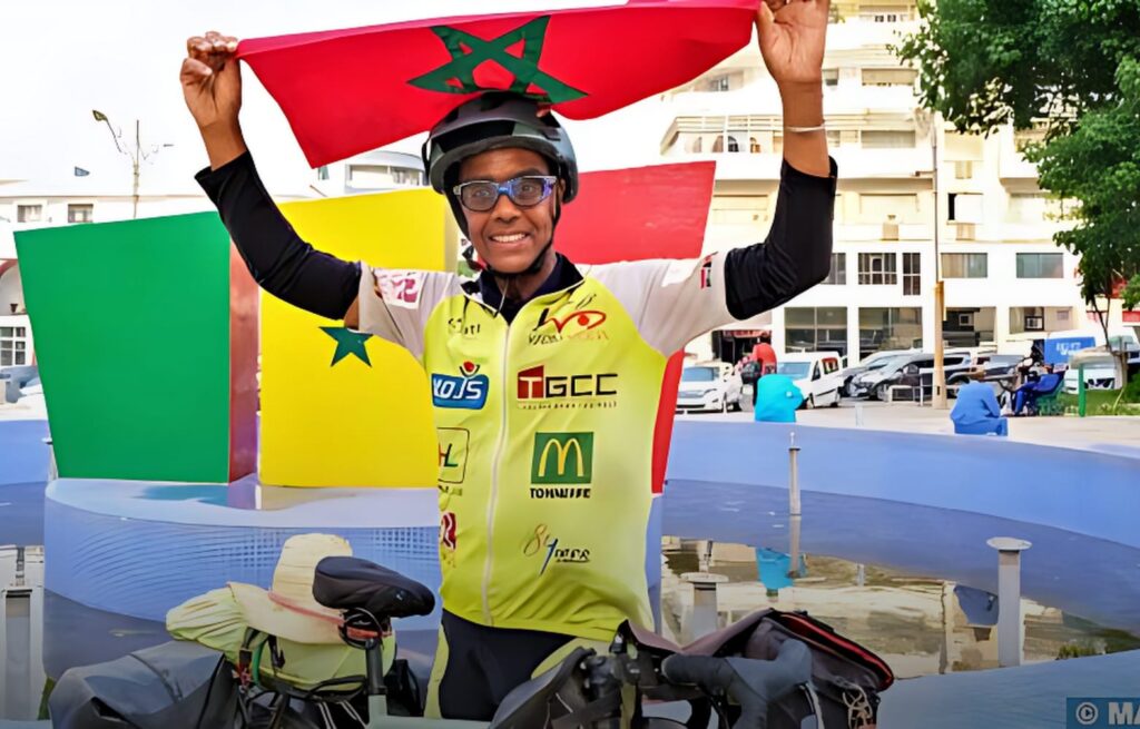 الدراج المغربي كريم موسطا يحط الرحال بإسطنبول في طريقه إلى بكين