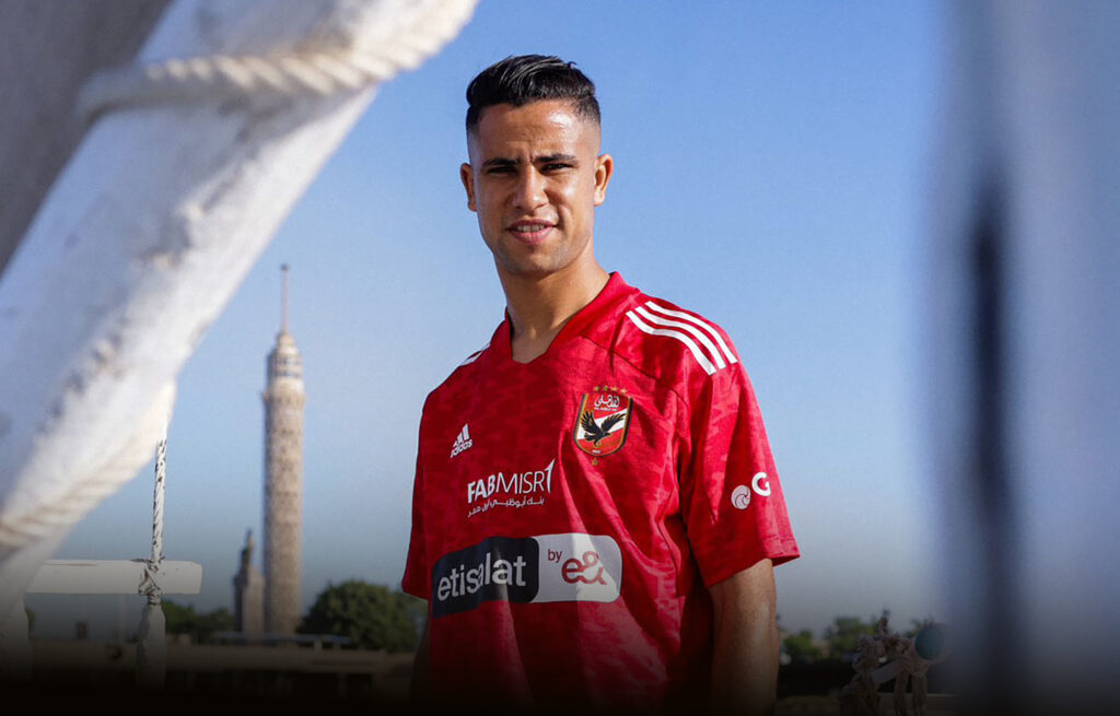 رضا سليم يواجه خطر الاستبعاد من الأهلي بسبب “كسله” الدفاعي