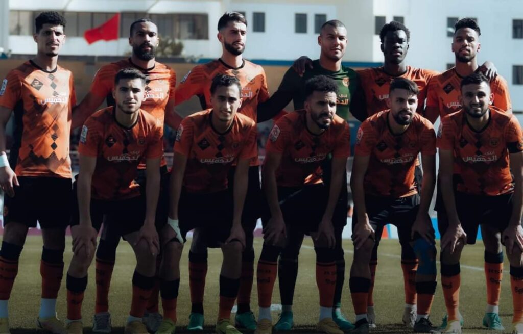 كأس “كاف”.. نهضة بركان يغادر الجزائر ويرمي بـ”كرة الحسم” في مرمى الـ”كاف”