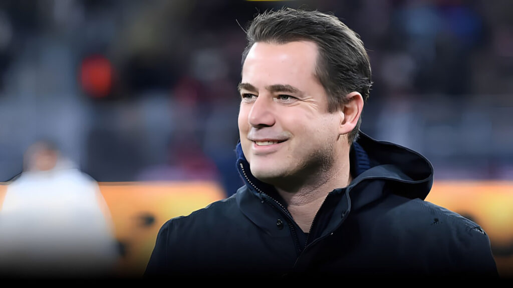 الدوري الألماني.. بوروسيا دورتموند يعين لارس ريكن مديرا عاما رياضيا