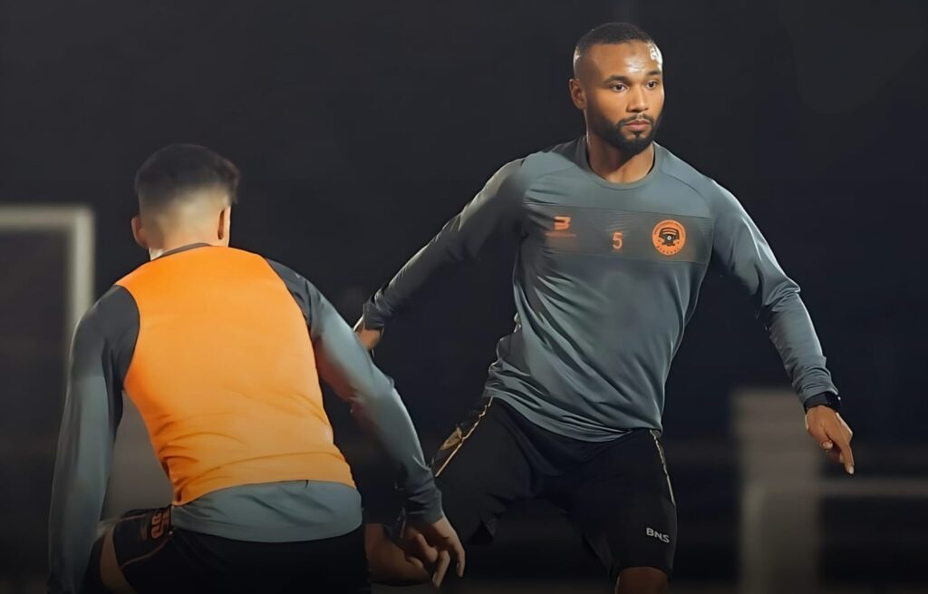 العرجون يغيب عن نهائي نهضة بركان والزمالك