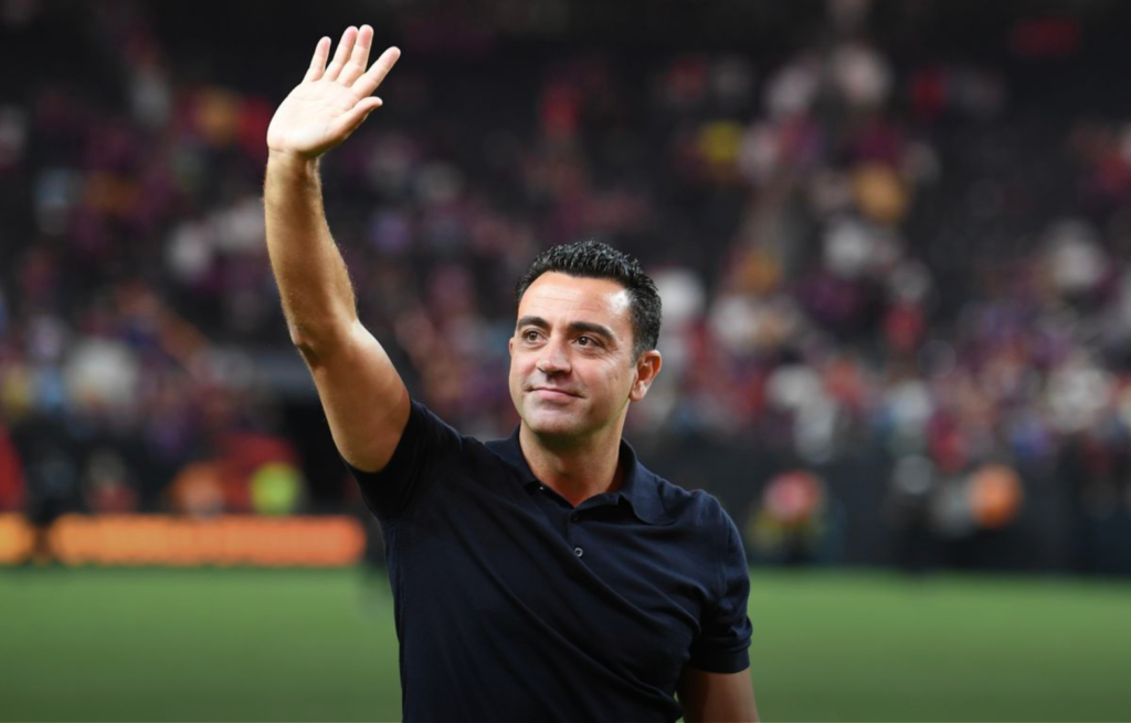 برشلونة يودع مدربه تشافي بفوز على إشبيلية