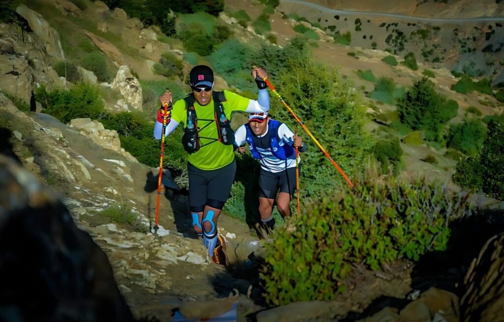 المغاربة يتصدرون “ترايل أمزميز” والمنظمون أعادوا بناء مدرسة دمرها الزلزال