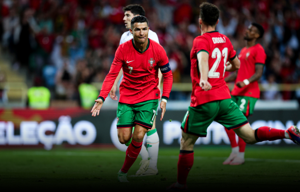 رونالدو: اللعب في سن الـ39 “هدية”