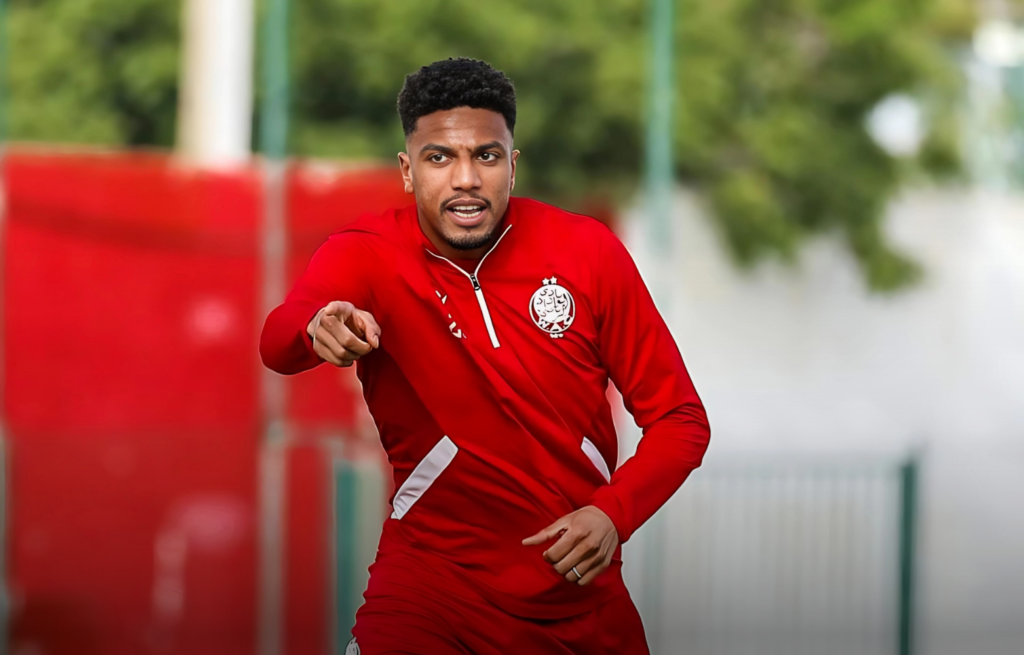 العملود يغيب عن الديربي أمام الرجاء