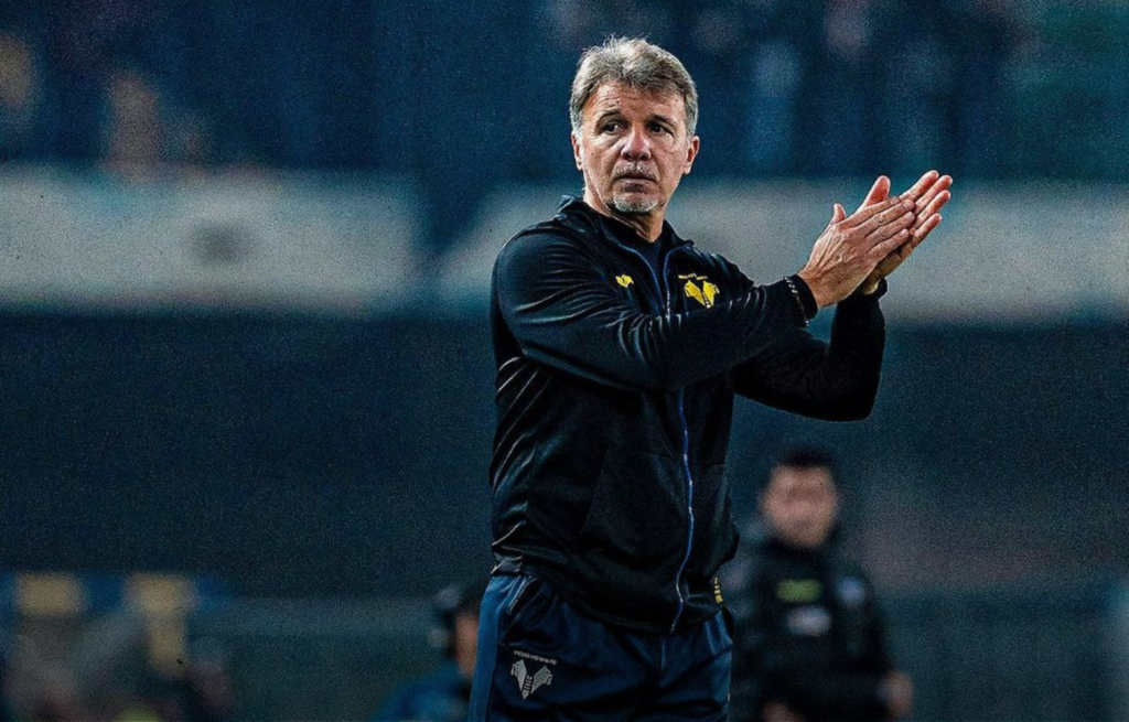 فيرونا الايطالي يعلن انفصاله عن المدرب ماركو باروني