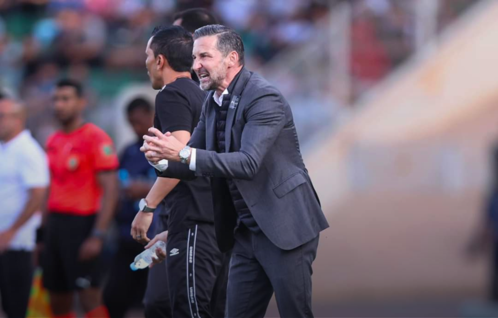 نائب رئيس الرجاء: زينباور مستمر مع الفريق لموسم إضافي 