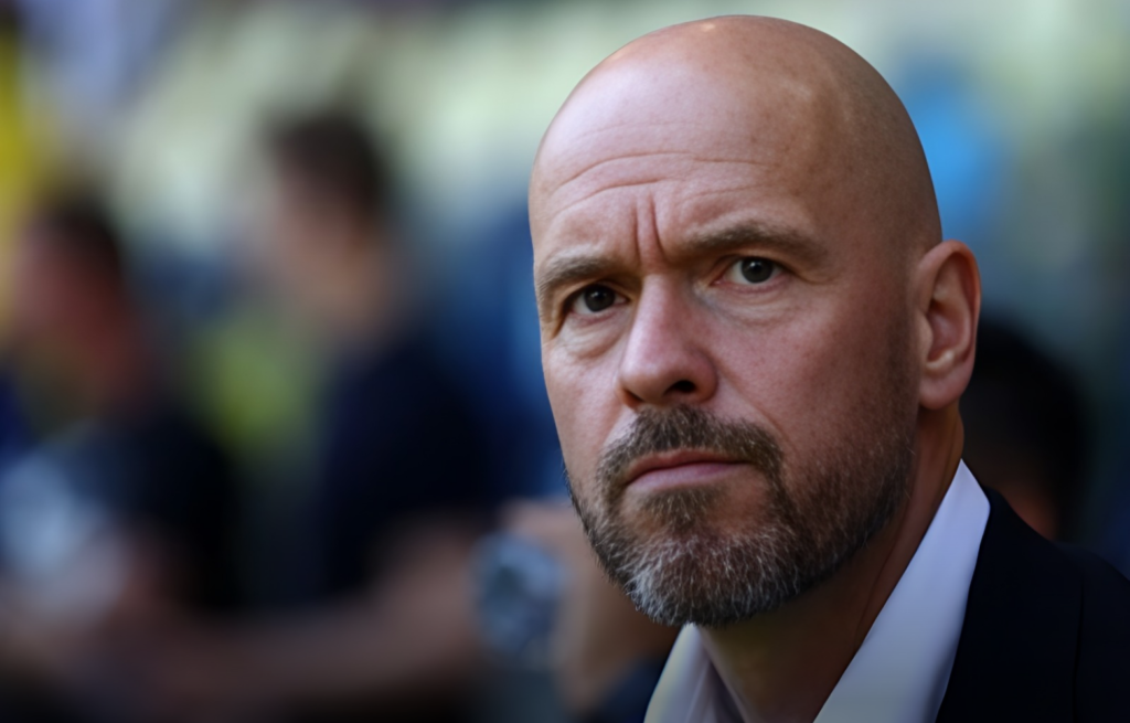 تن هاغ يؤكد تواصل مانشستر يونايتد مع مدربين آخرين