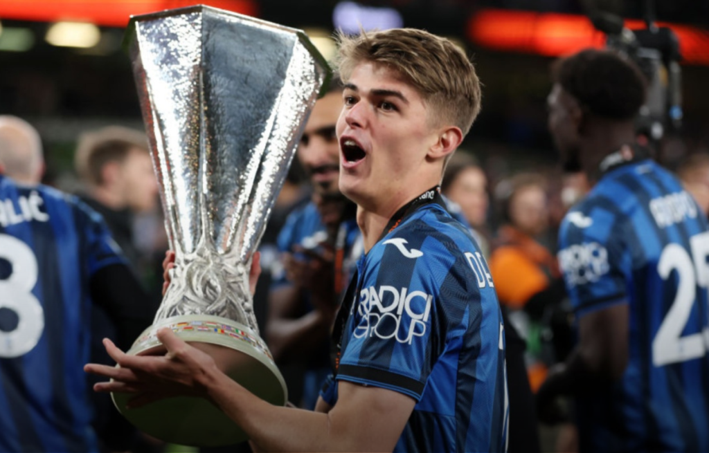 أتالانتا يعلن تعاقده مع المهاجم البلجيكي دي كيتيلاري