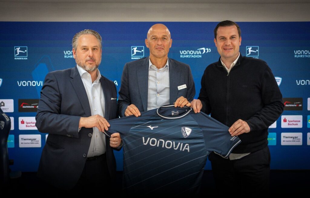 الدوري الألماني.. تسايدلر مدربا جديدا لبوخوم