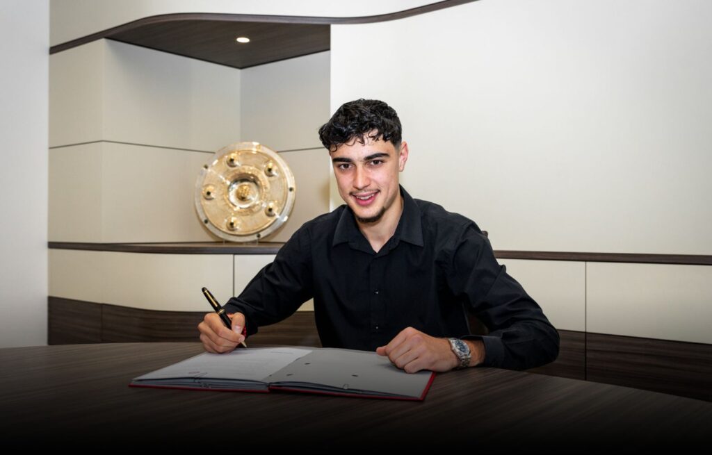 بافلوفيتش يمدد عقده مع بايرن ميونيخ