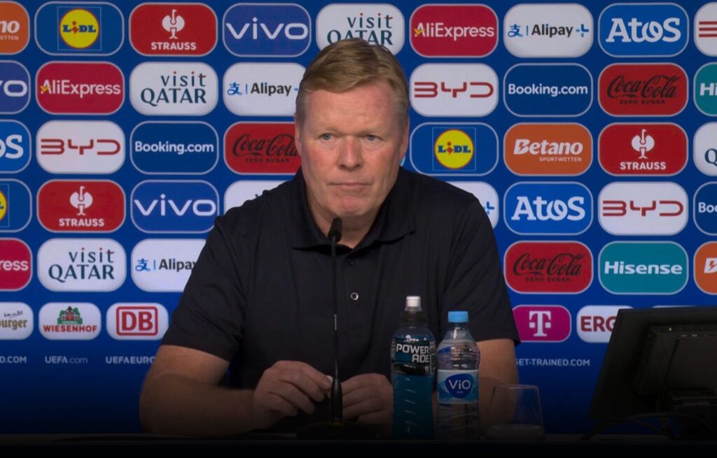 كومان يأسف لعدم احتساب هدف سيمونز في مرمى فرنسا