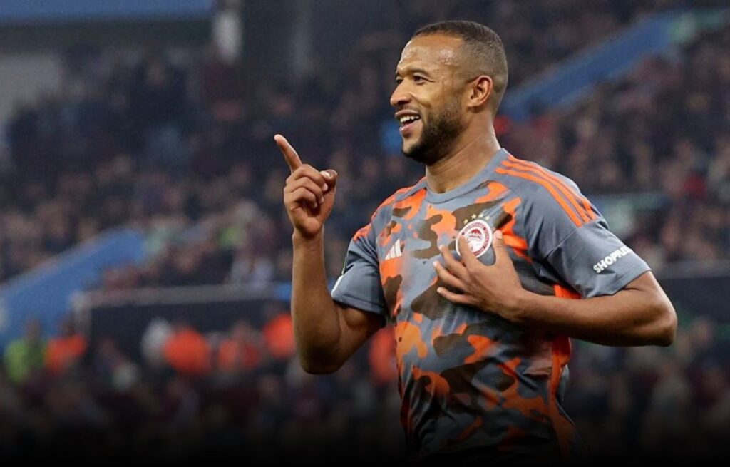 الدولي المغربي الكعبي مطلوب لدى المدرب مورينيو وفنربخشة التركي