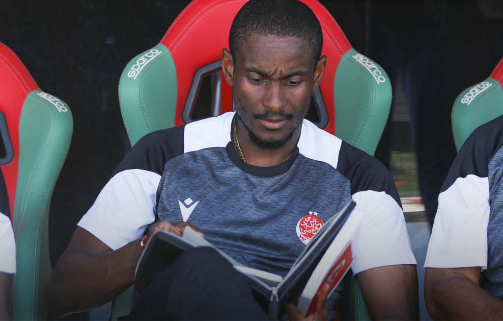 موكوينا يعد لائحة انتقالات الوداد