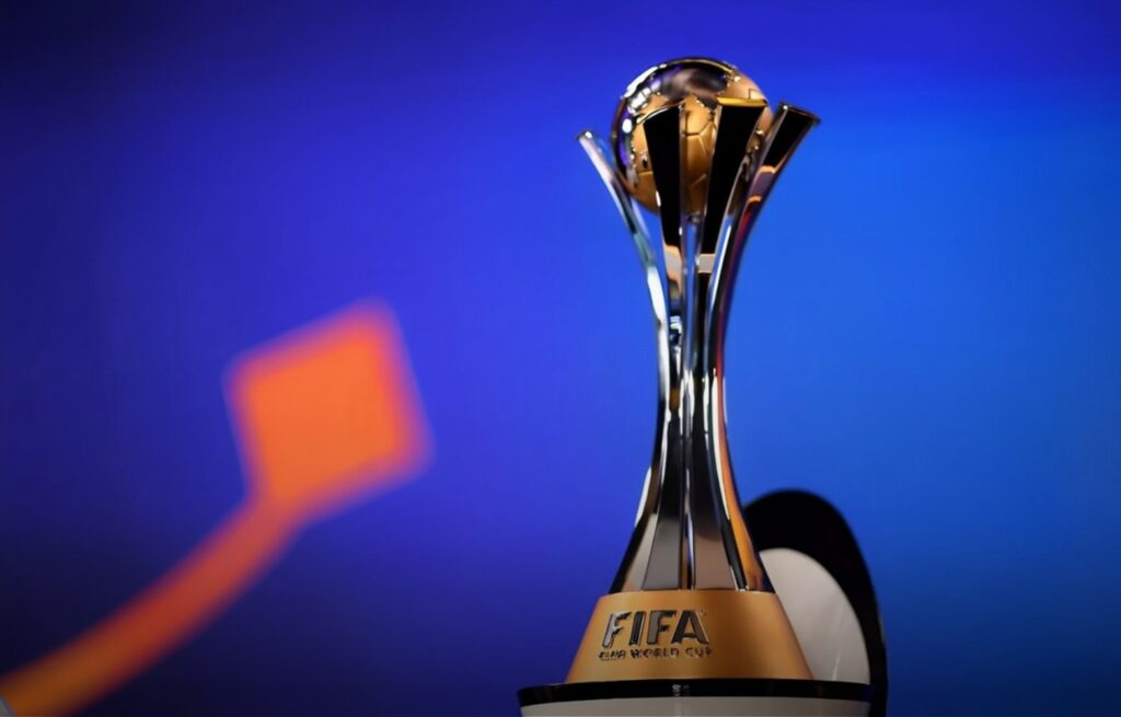 آيت منا: سنمثل الوداديين والرجاويين في كأس العالم للأندية