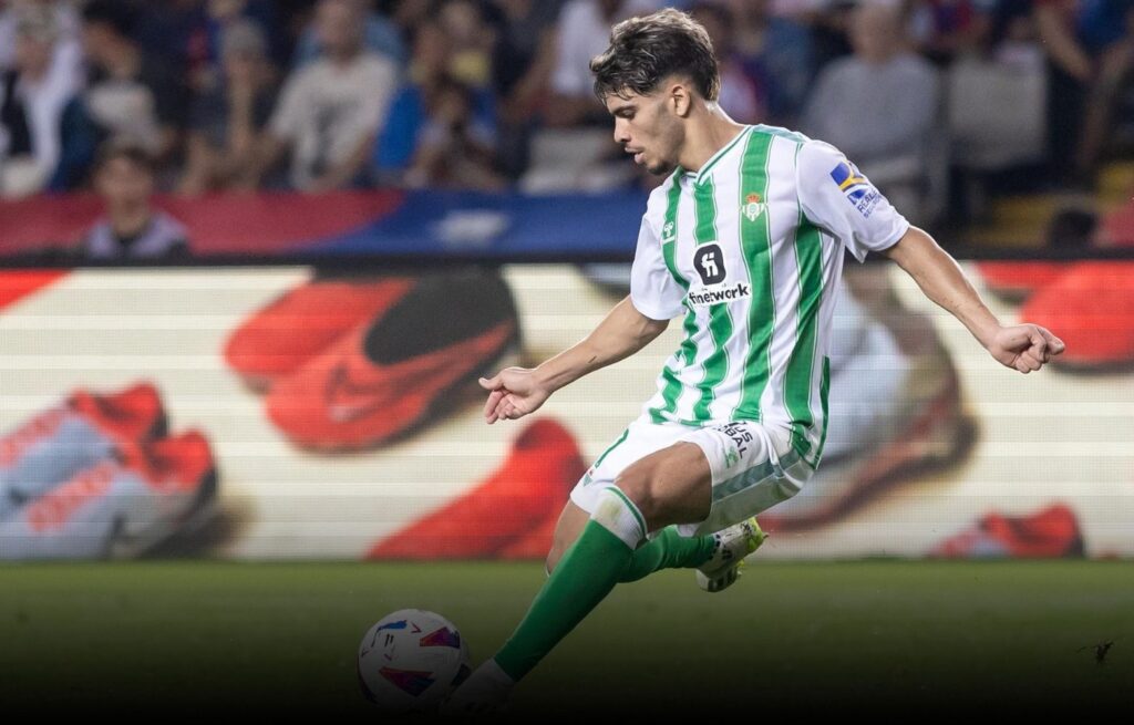 عبد الصمد الزلزولي مطلوب في نادي جيرونا الإسباني