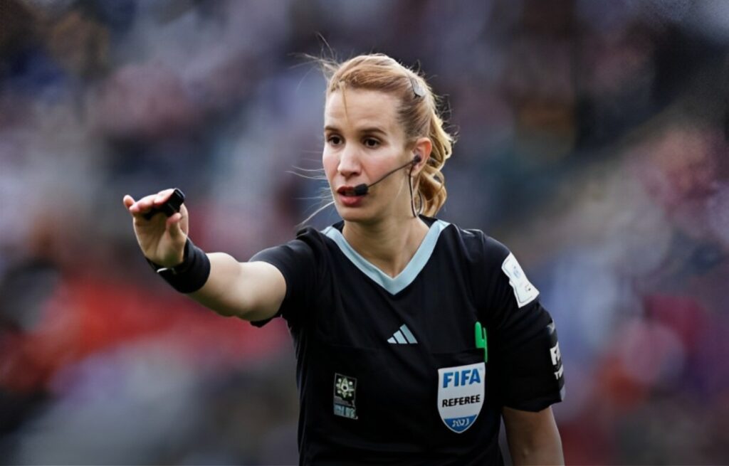 الكربوبي ضمن رباعي مغربي لقيادة مباراة بوركينافاسو ومالاوي