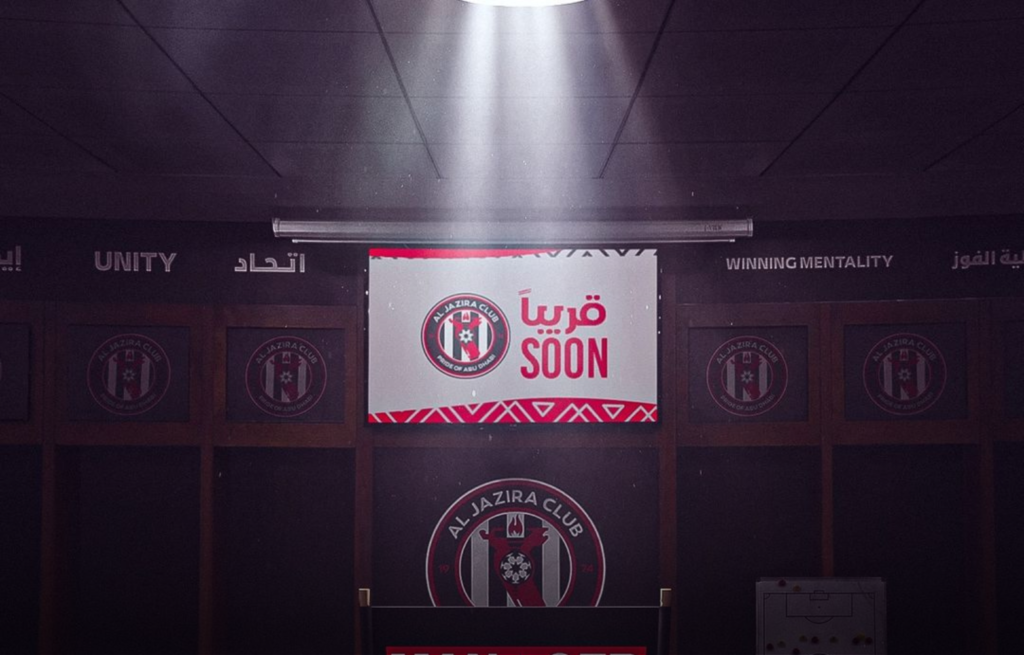 لاعب من البطولة أول تعاقدات الجزيرة بتوصية من عموتة