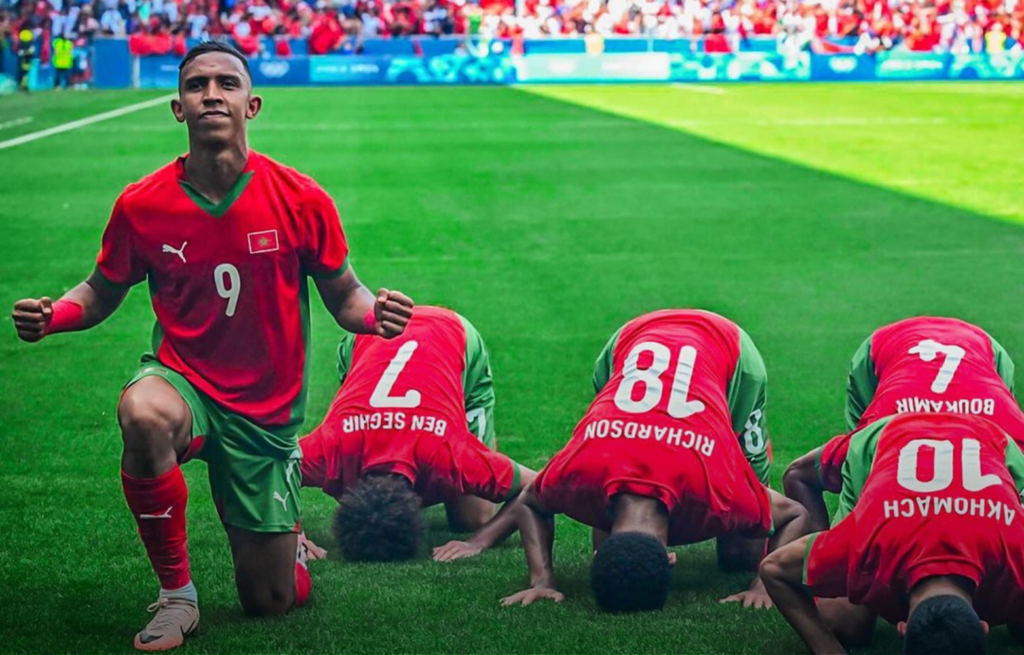 المغرب بالقميص الأحمر والعراق بالقميص الأبيض في صدام “التأهل الأولمبي” 