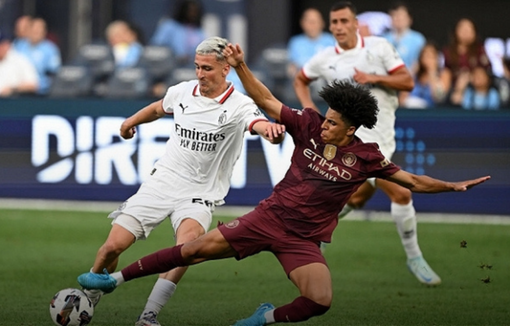 ميلان يهزم مانشستر سيتي وأرسنال يتفوق على مانشستر يونايتد