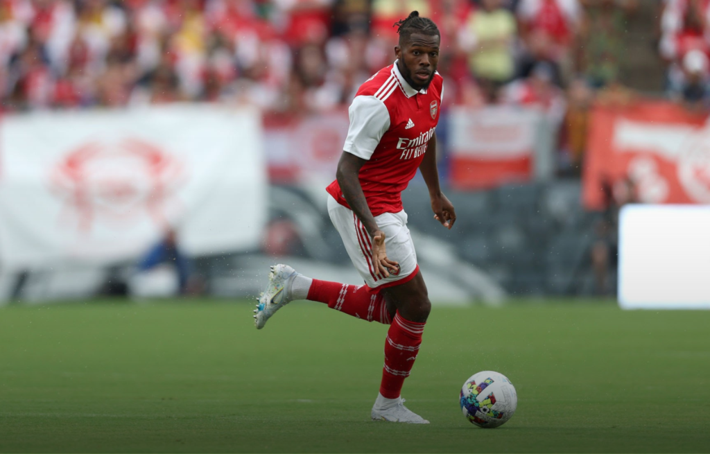 أرسنال يعلن إعارة مدافعه نونو تافاريس إلى لاتسيو