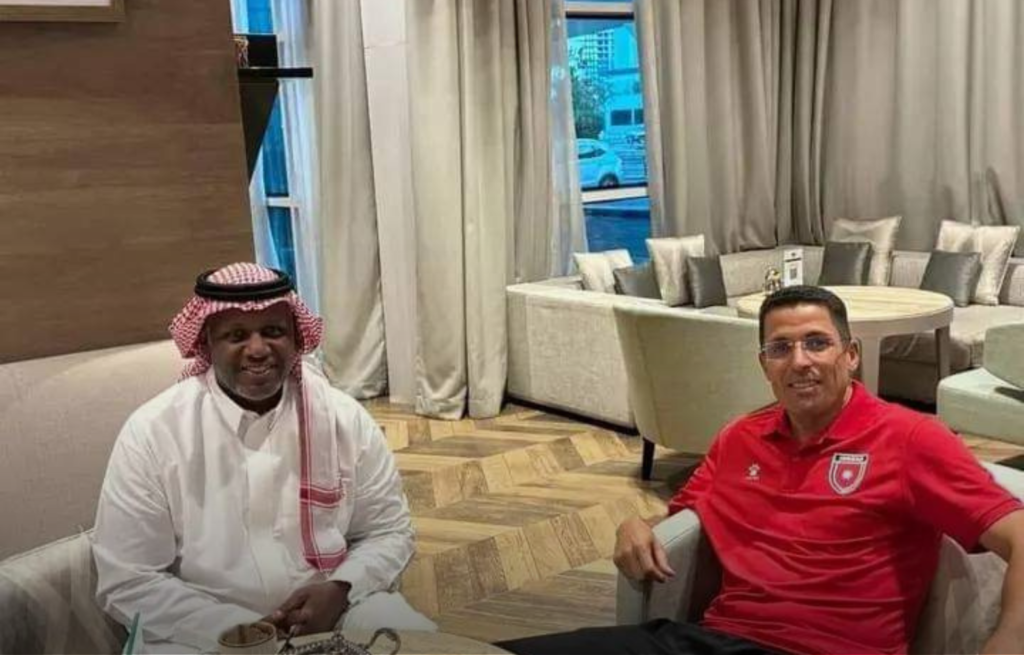 عموتة يختار مساعده الجديد ويسافر لتوقيع عقده بالإمارات