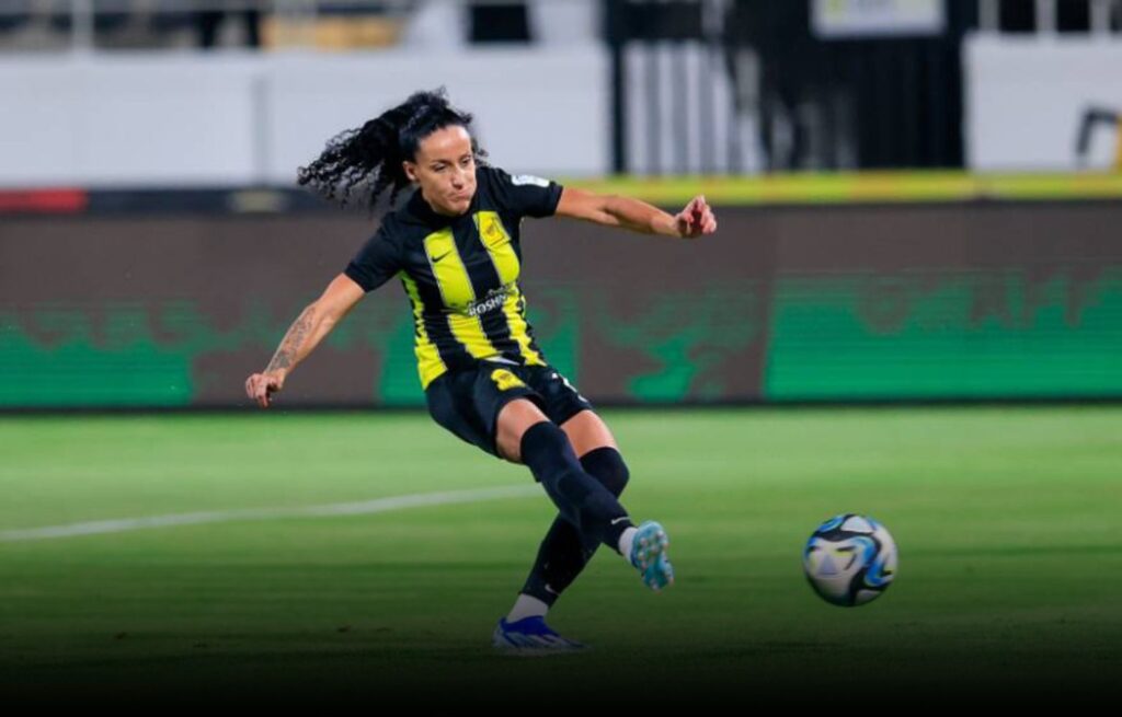 اللاعبة المغربية سلمى أماني خارج أسوار اتحاد جدة السعودي