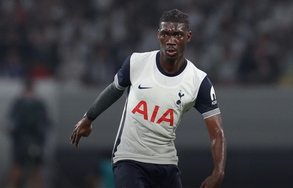 توتنهام يوقف بيسوما بسبب فيديو غاز مسبب للضحك