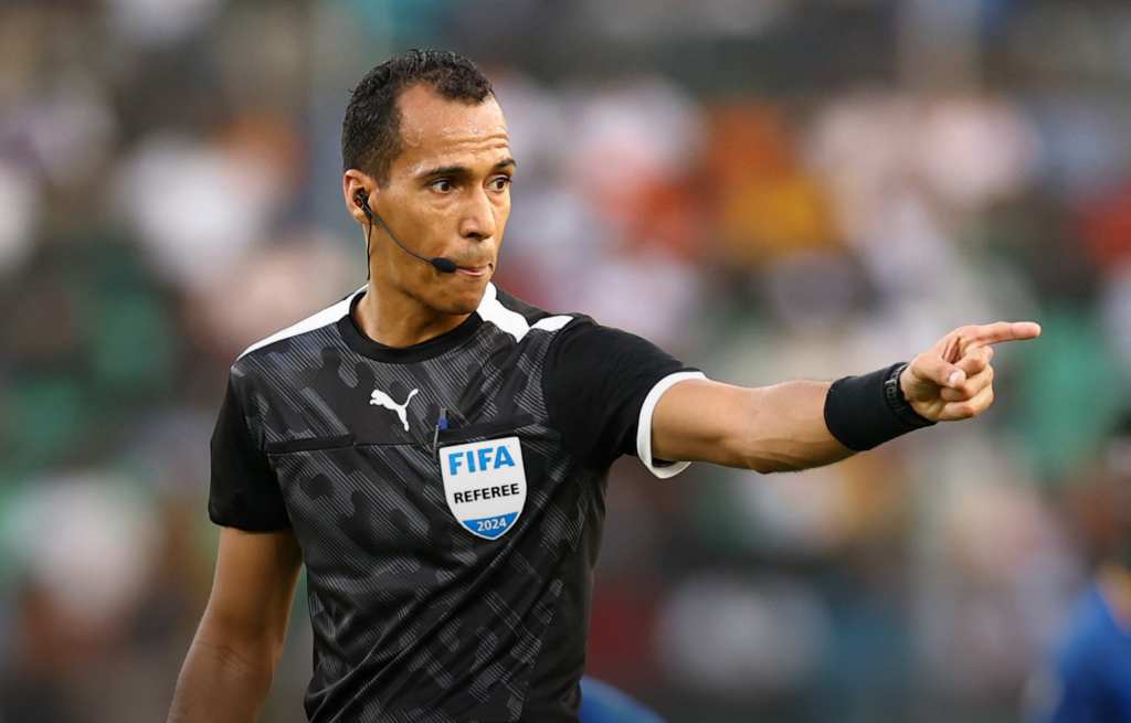 تصفيات “كان 2025”.. الموريتاني دحان بيضة يقود مباراة المغرب والغابون