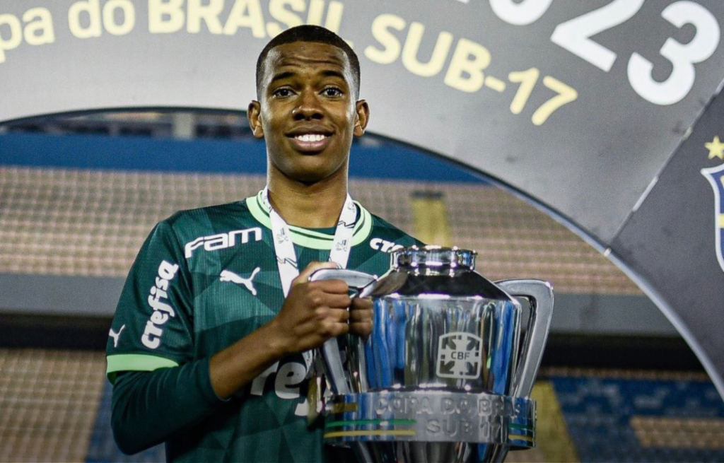 تصفيات مونديال 2026.. إستيفاو يستدعى للمرة الأولى للمنتخب البرازيلي