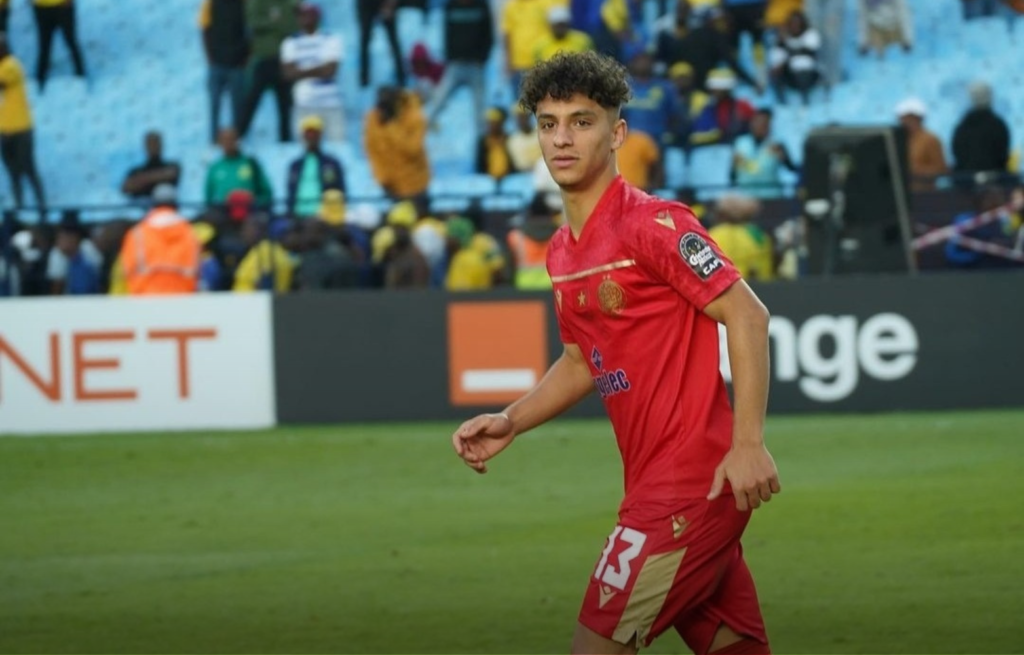 لهذه الأسباب تراجع الوداد عن تجديد عقد لاعبه عبد الله حيمود