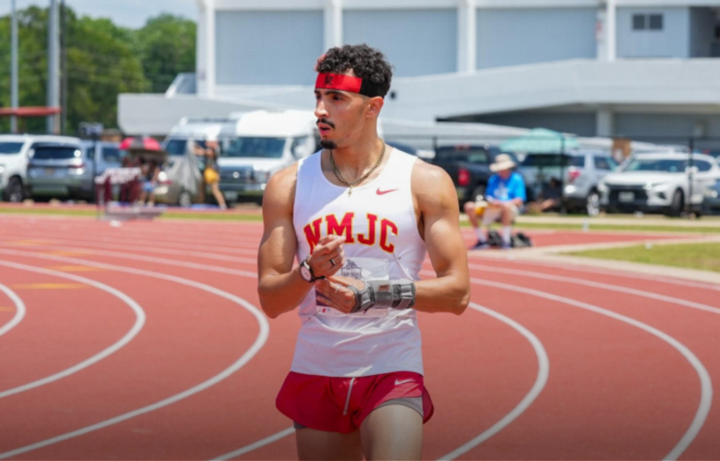 بارالمبياد باريس.. تأهل العداء المغربي أيمن الحداوي إلى نهائي سباق 100 متر