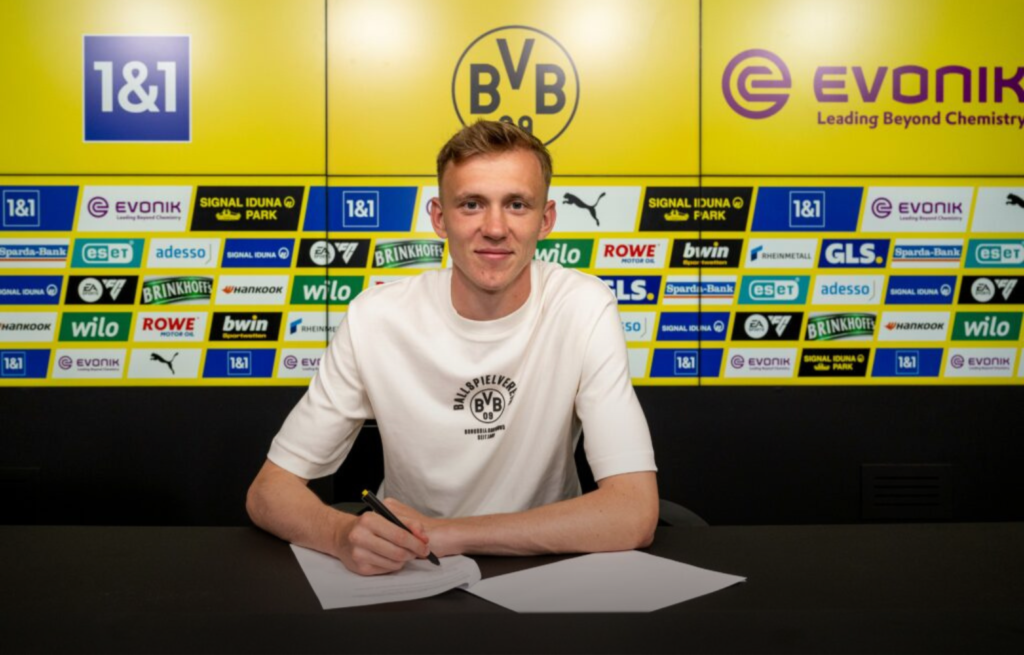 دورتموند يضم الألماني الدولي باير بعقد لخمس سنوات