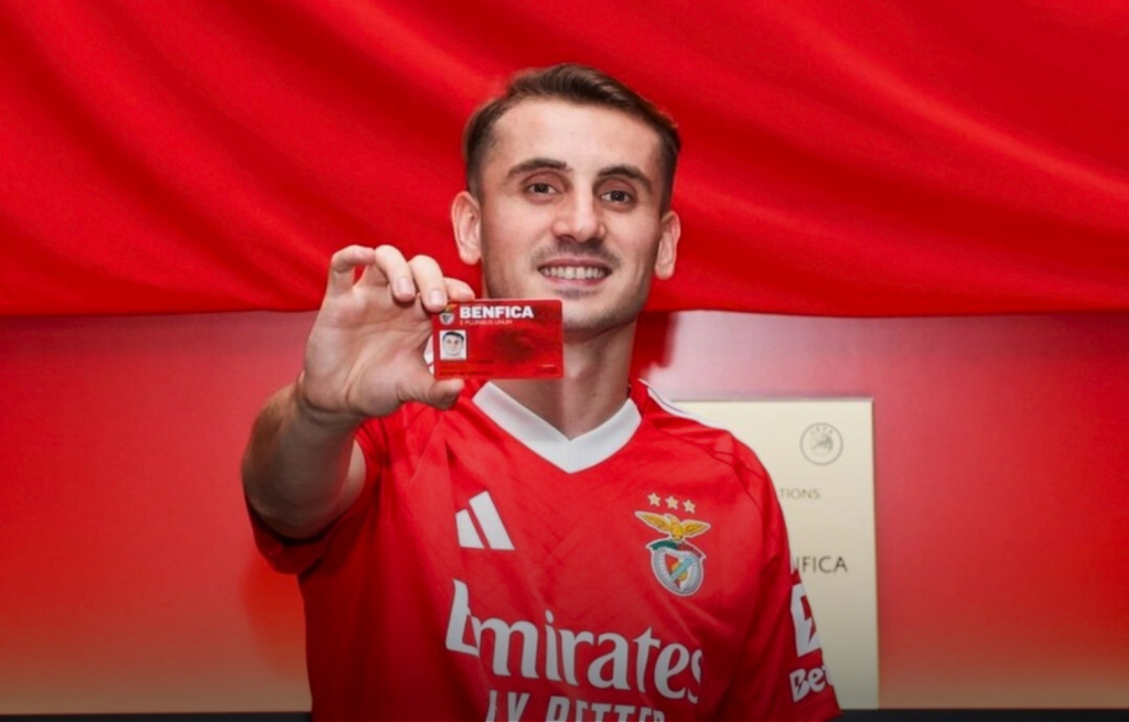 الدولي التركي كريم أكتورك أوغلو ينتقل لبنفيكا البرتغالي