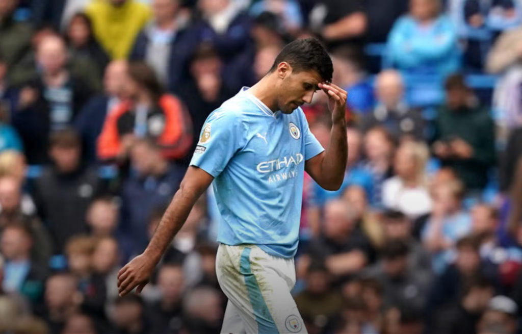 رودري لاعب سيتي يلوح بالإضراب احتجاجا على كثرة المباريات