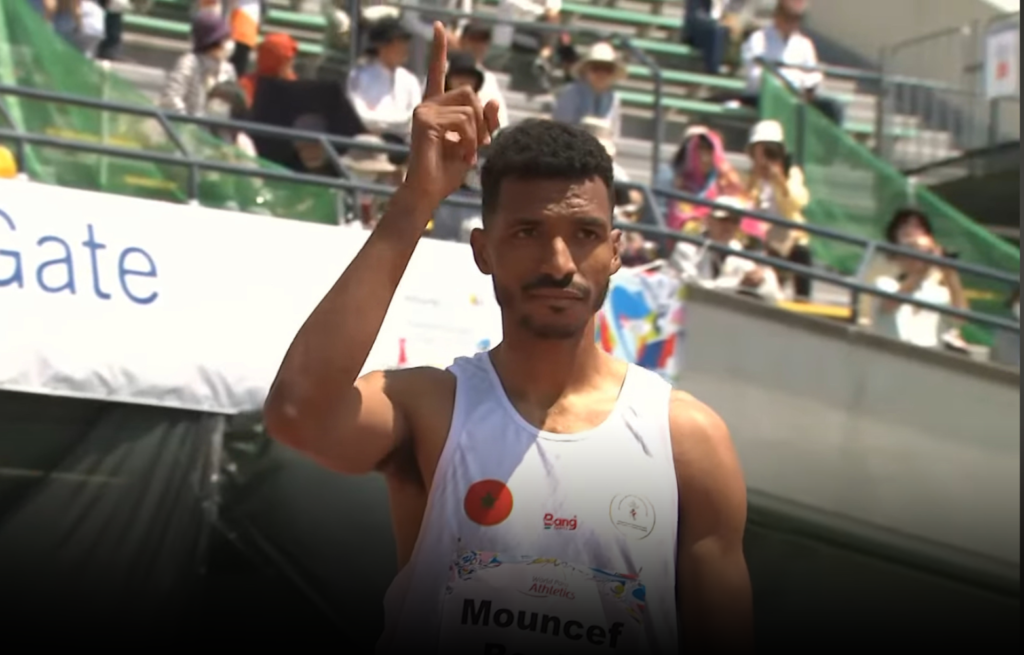 بارالمبياد باريس.. تأهل العداء المغربي منصف بوجا الى نهاية سباق 400 متر (ت 12)