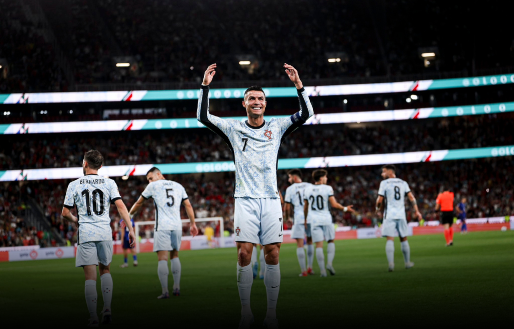 رونالدو بعد تسجيله الهدف 900: “خطوة فريدة في مسيرتي”